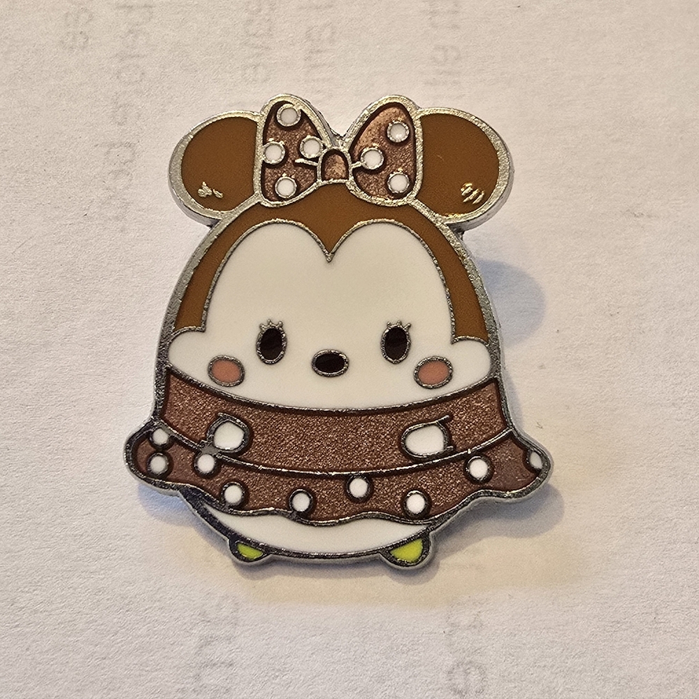 Disneyland Hong Kong Minnie Mouse Ufufy Series Pin 2017